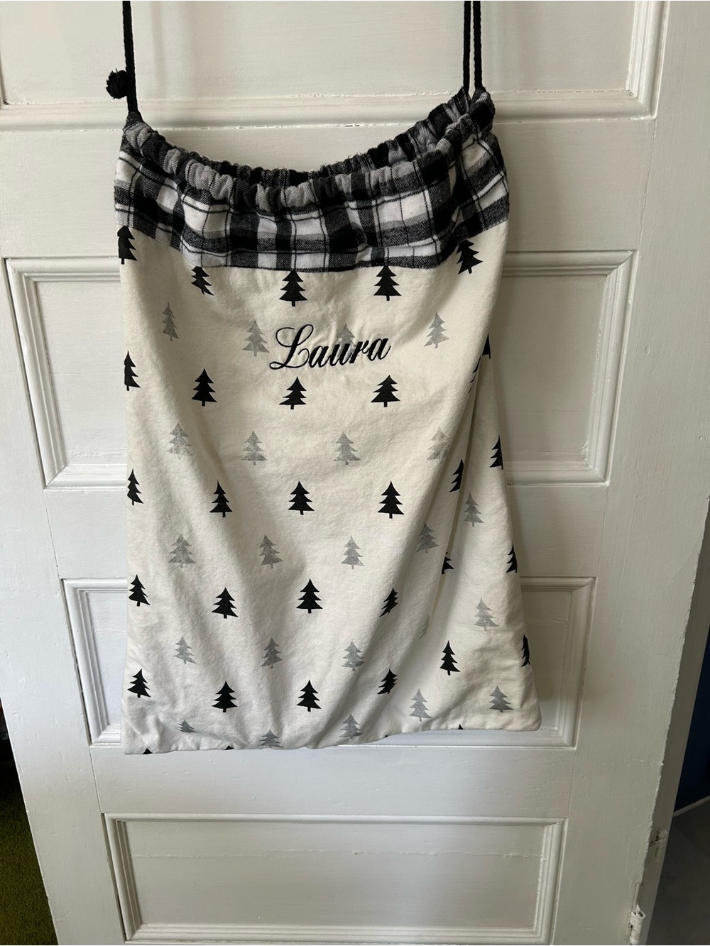 Drawstring Tree-Print  in Cream and Black Christmas Bag